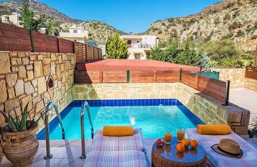 Palaiokastro Villa | Elia 5 maisonette,Near Heraklion, beach & taverns