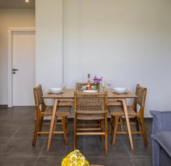 Vari Apartment | Elia Syros
