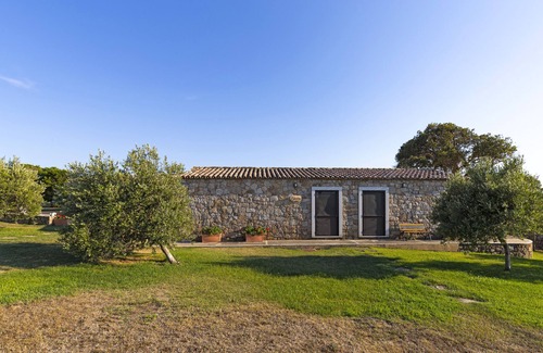 Aglientu House | "Elicriso" house, three-room apartment in Stazzu Gallurese style, only 3. 5KM from the sea.