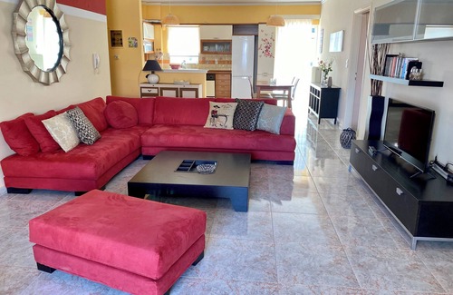 Patras Apartment | Elina’s spacious apartment in Patras with private parking