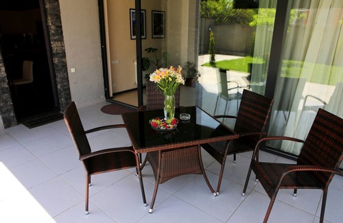 Vake-Saburtalo Villa | elis villa vacation home