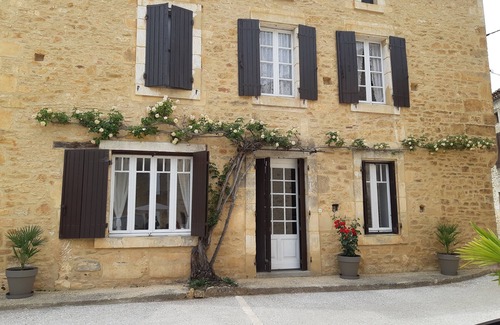 Saint-Martin-le-Redon House | ELISA ❤ village house: fenced pool, garden, courtyard, terrace. PROMOTION.