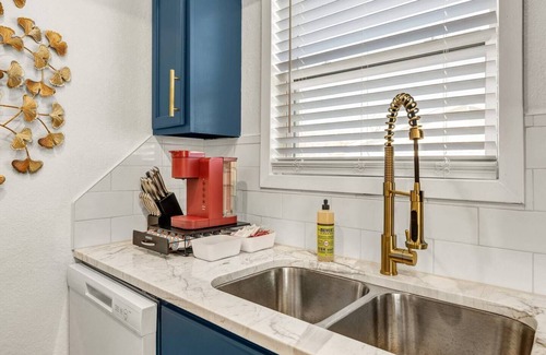 College Station Apartment | Elise: 2 Bdrm, Walk to A&M, Comfy King Beds