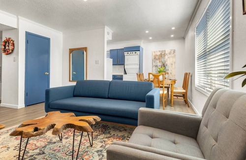 College Station Apartment | Elise: 2 Bdrm, Walk to A&M, Comfy King Beds