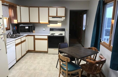 New Salem House | Elisha's Place ~ Close to I-94