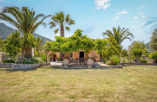 Parelia Villa | Elissavet by Vintage Travel