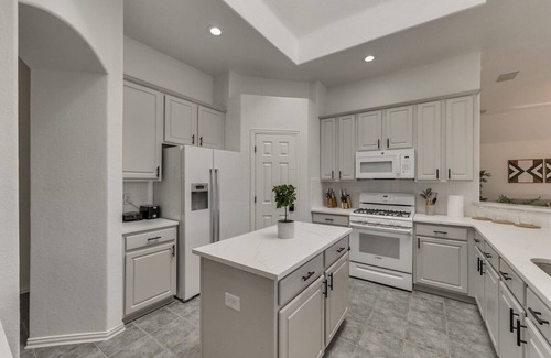 Fossil Creek House | Elite 4BR/2B Home with Hot Tub, Pool, and BBQ