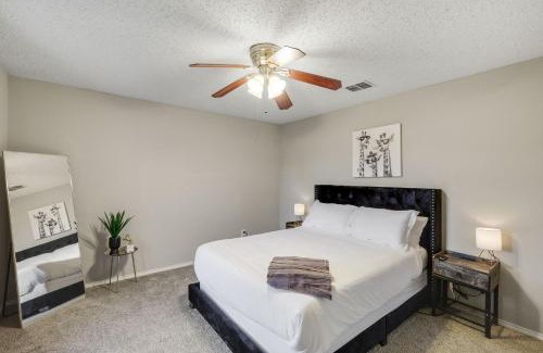 South Arlington House | Elite 5BR 3,5BA Holiday Home with Game Room, Hot Tub, & Sauna