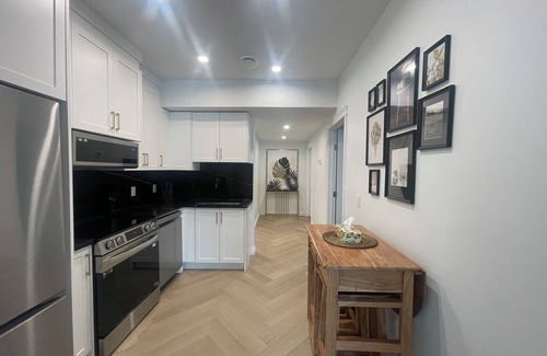 Southeast Calgary House | Elite Guest Walkout Basement Suite Retreat! Perfect for Family