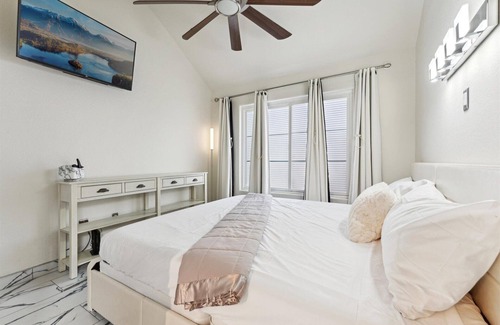 Val Vista Lakes Condo | Elite Lakeside Oasis in Gilbert