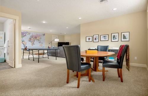 Beaverton House | Elite Luxury Near Portland, *Pet Friendly*, Hot Tub, Ping Pong, Game Room, 20 Minutes to Downtown