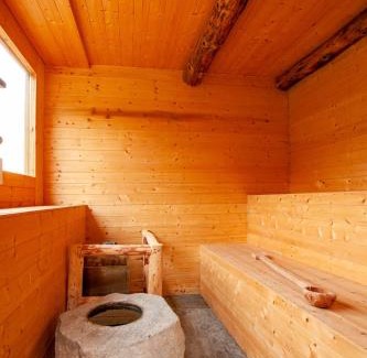 Kumharsain Villa | ELIVAAS 1 BHK Premium Cottage with Sauna - Everly