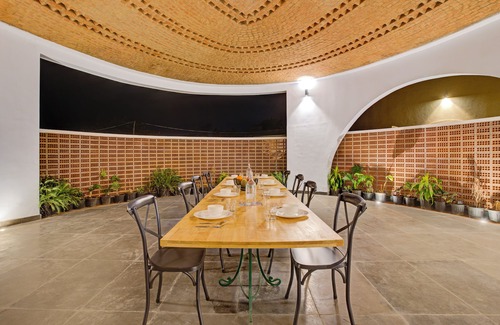 Kumbalgodu Hotel | ELIVAAS Urvi Suites