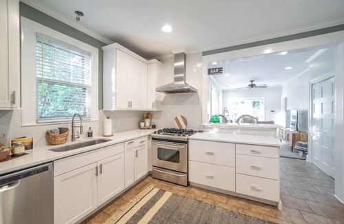 Chantilly House | Elizabeth Bungalow, Fenced Yard, Fireplaces, Grill