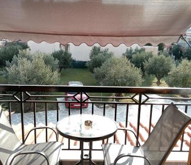 Paralia Ofryniou House | Elizabeth's apartment2