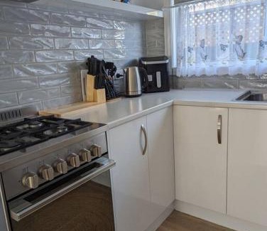 Junee Villa | Elizabeth Street Guesthouse
