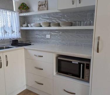 Junee Villa | Elizabeth Street Guesthouse