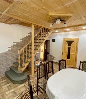 Mykulychyn House | Elizabeth