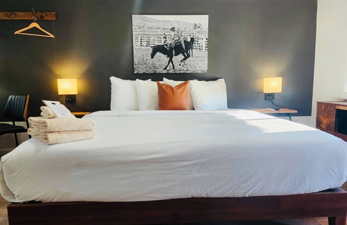 Thermopolis Hotel | Elk Antler Inn