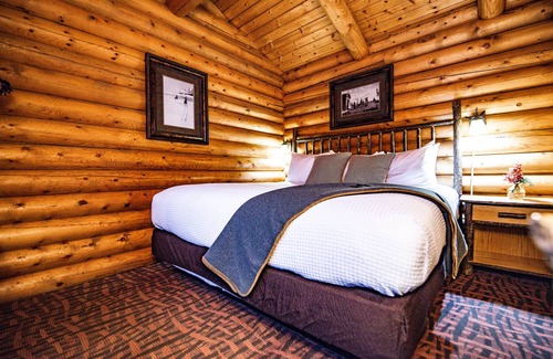 Jackson Hotel | Elk Country Inn