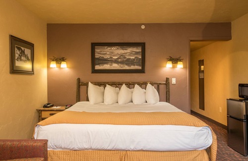 Jackson Hotel | Elk Country Inn