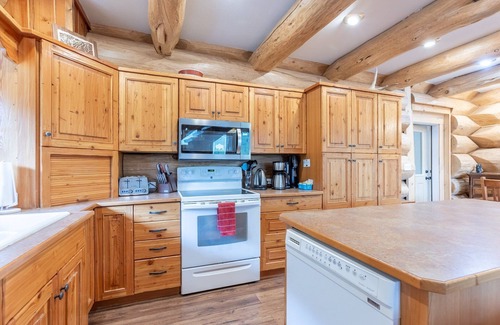 Monarch House | Elk Creek Lodge- Beautiful Rocky Mountain Getaway!