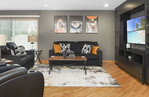 Elk Grove Village House | Elk Grove Village Rental - Kingsbridge Rd