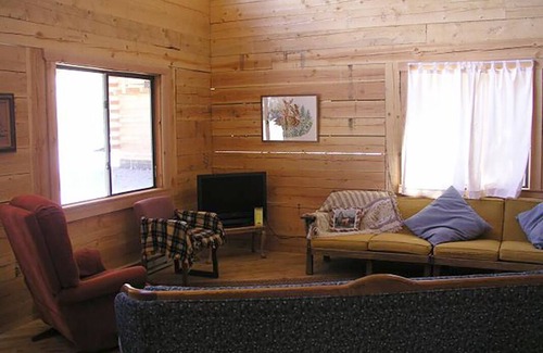 Lake City House | Elk Log Home 4 bed 2 bath W/D
