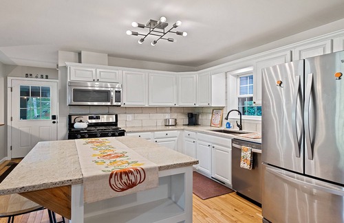 Waynesville House | Elk Meadow Lodge - Picturesque Views, Hot Tub, Gameroom