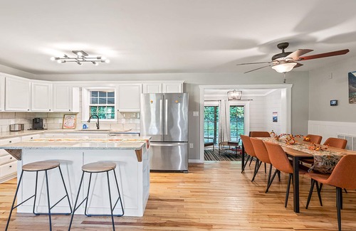 Waynesville House | Elk Meadow Lodge - Picturesque Views, Hot Tub, Gameroom