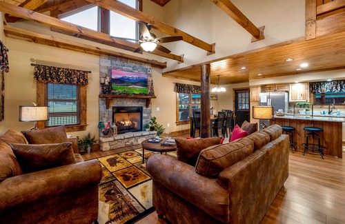 Maggie Valley Cabin | Elk Meadow Lodge ~ Fall Color ~ New Cabin by Willow Tree Cabins