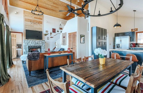 Afton Ski Chalet | Elk Mountain Overlook: Breathtaking Views