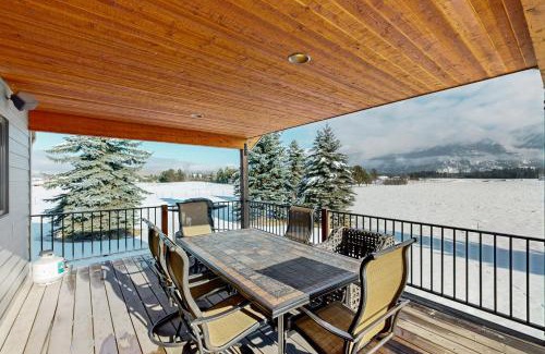 Columbia Falls House | Elk Park Lodge