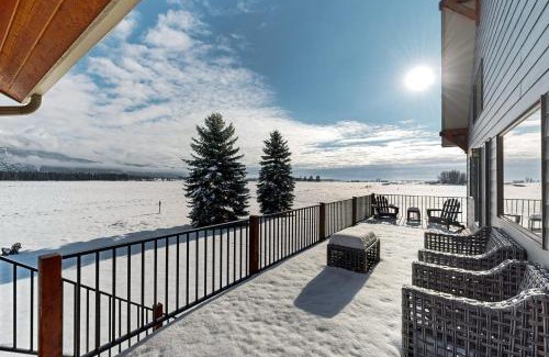 Columbia Falls House | Elk Park Lodge