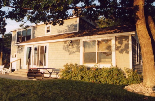 Elk Rapids House | Elk Rapids Beautiful Beach House on East Grand Traverse Bay!