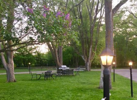 Williamsburg Hotel | Elk Rapids Lakeshore Inn