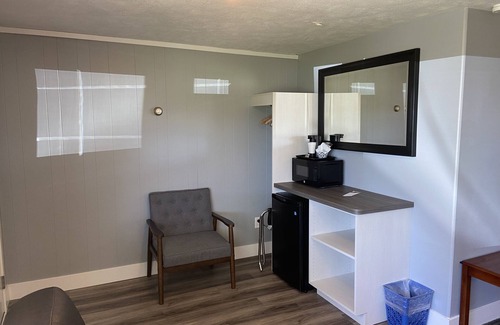 Williamsburg Hotel | Elk Rapids Lakeshore Inn