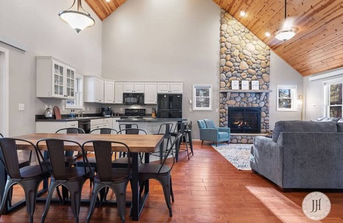 Custer Apartment | Elk Ridge-Fire Place-Custer
