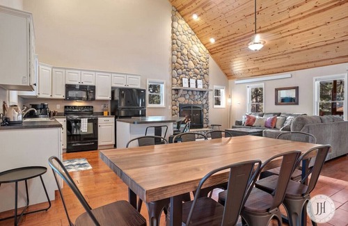 Custer Apartment | Elk Ridge-Fire Place-Custer