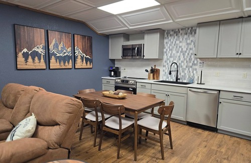 Custer Apartment | Elk Ridge Suite- Charming 2-bedroom suite just minutes from Custer with WiFi