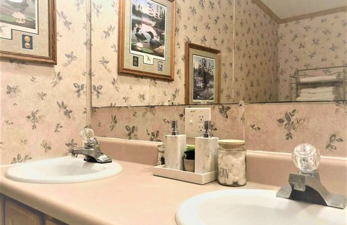 Phillips House | Elk River Retreat and Relax | 3 Bed, 2 Bath