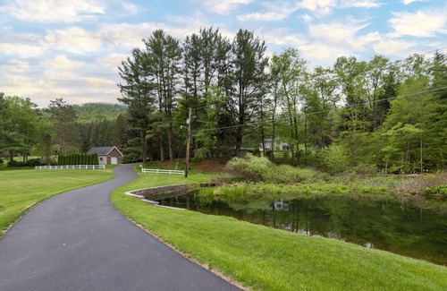 Emporium Cottage | Elk Valley Cottage is the cozy home away from home you have been looking for!