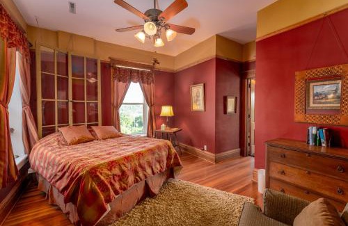 Elkader Hotel | Elkader Jailhouse Inn