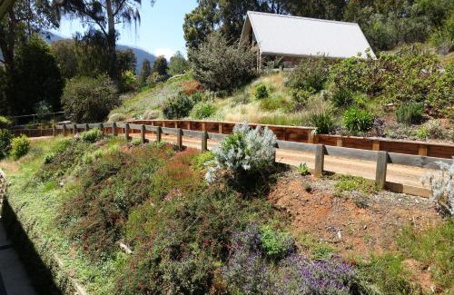 Marysville Hotel | Elkanah Lodge and Conference Centre