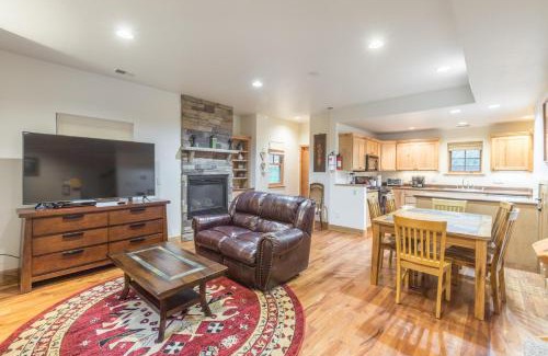 Ouray House | Elkhorn Townhome 1911