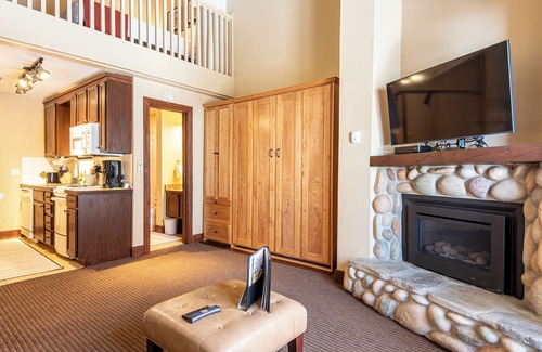 Elkhorn Village Condo | Elkhorn Village 2063 - New Listing! Resort Pools, Golf & Tennis