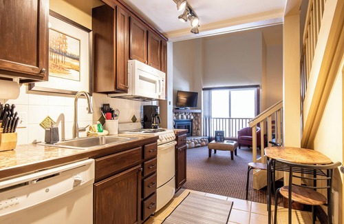 Elkhorn Village Condo | Elkhorn Village 2063 - New Listing! Resort Pools, Golf & Tennis