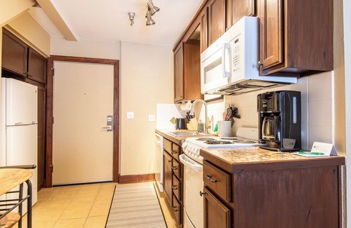 Elkhorn Village Condo | Elkhorn Village 2063 - New Listing! Resort Pools, Golf & Tennis