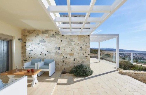 Kalamaki Apartment | Elkysti Crete Deluxe Apartment "Corina"