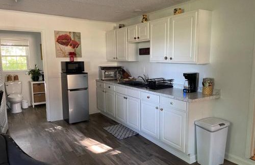 Harkers Island Apartment | Ell's Room